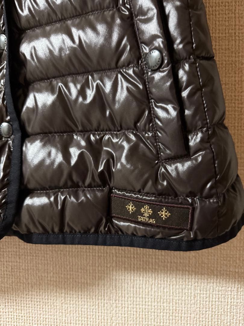 TATRAS ダークブラウン ダウンベスト