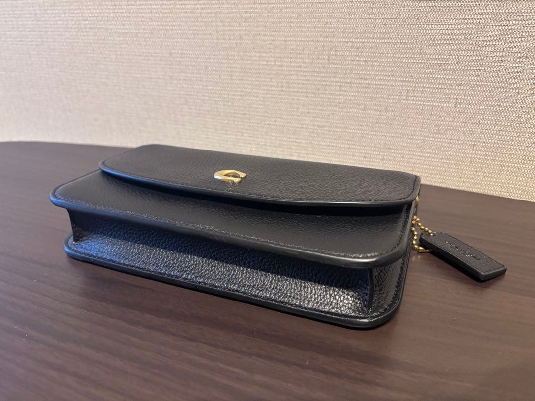 黒 レザー ショルダーバッグ ストラップ付き