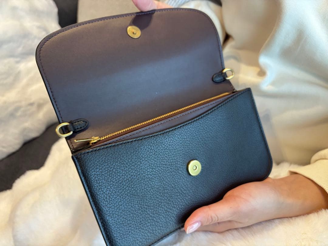 黒 レザー ショルダーバッグ ストラップ付き