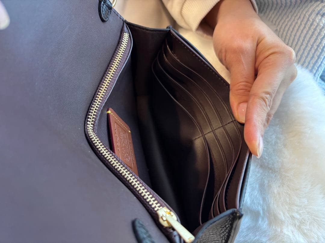 黒 レザー ショルダーバッグ ストラップ付き