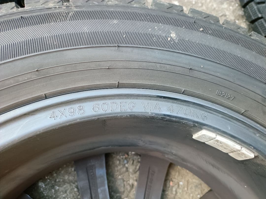 フィアットなどに　社外14インチタイヤホイール・スタッドレスタイヤ　4本セット