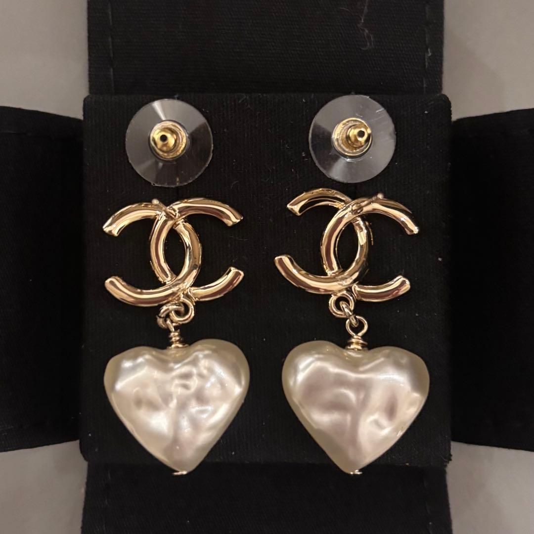 CHANEL ココマーク ハートモチーフ ピアス パール調 箱・レシート2022