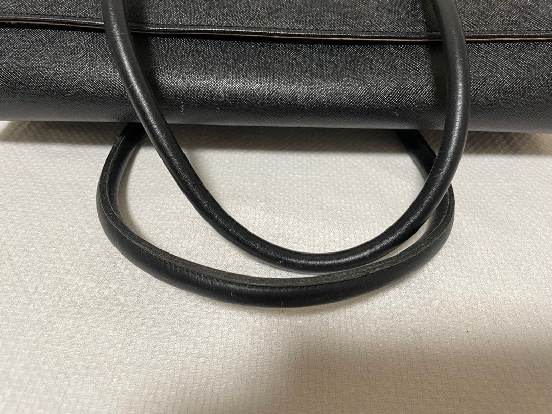 【期間限定値値引！】バーバリー ブラック ハンドバッグ