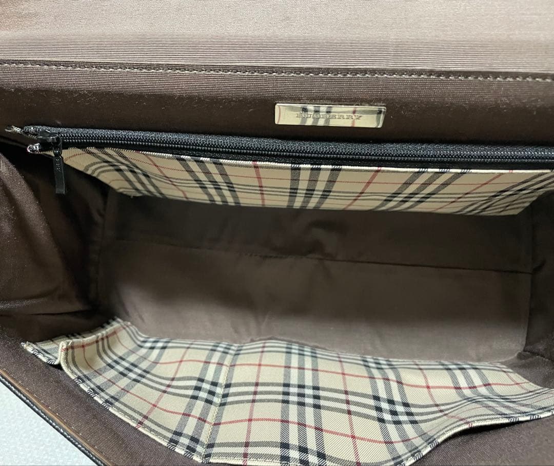 【期間限定値値引！】バーバリー ブラック ハンドバッグ