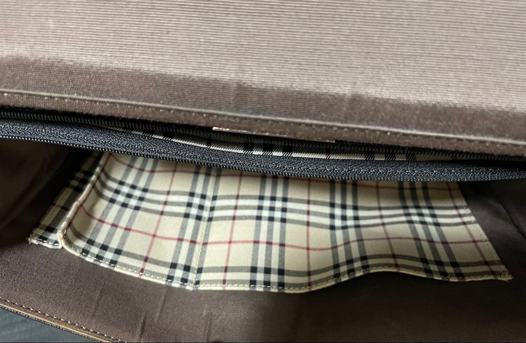 【期間限定値値引！】バーバリー ブラック ハンドバッグ