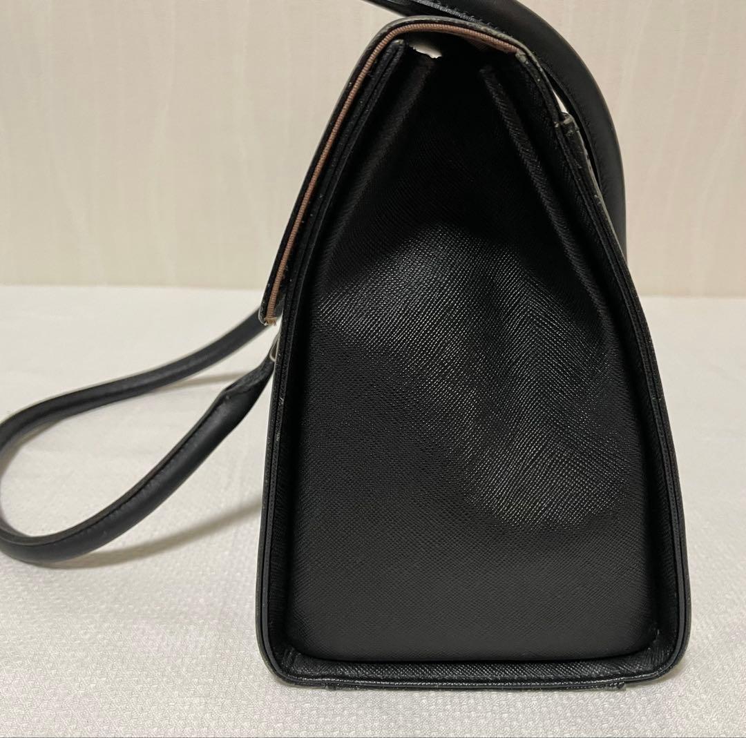 【期間限定値値引！】バーバリー ブラック ハンドバッグ