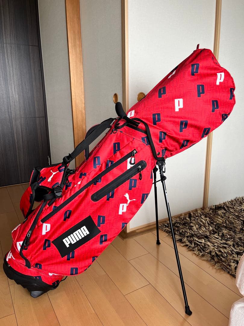 美品PUMAプーマ　スタンド式キャディバッグ 軽量2.8kg Pグラフィック