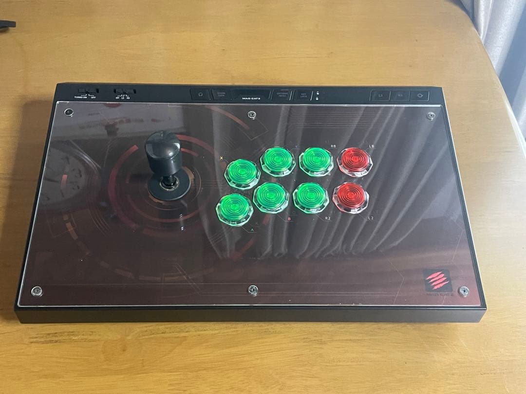MAD CATZ アーケードコントローラー