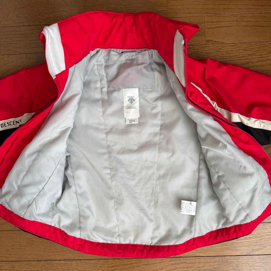 デサント　スキーウエア ジュニア 上下 セット　120 グローブはおまけです。