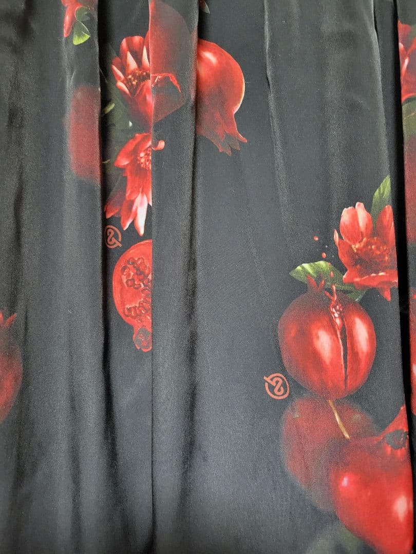 &エルシー黒地ザクロ柄 ロングワンピース