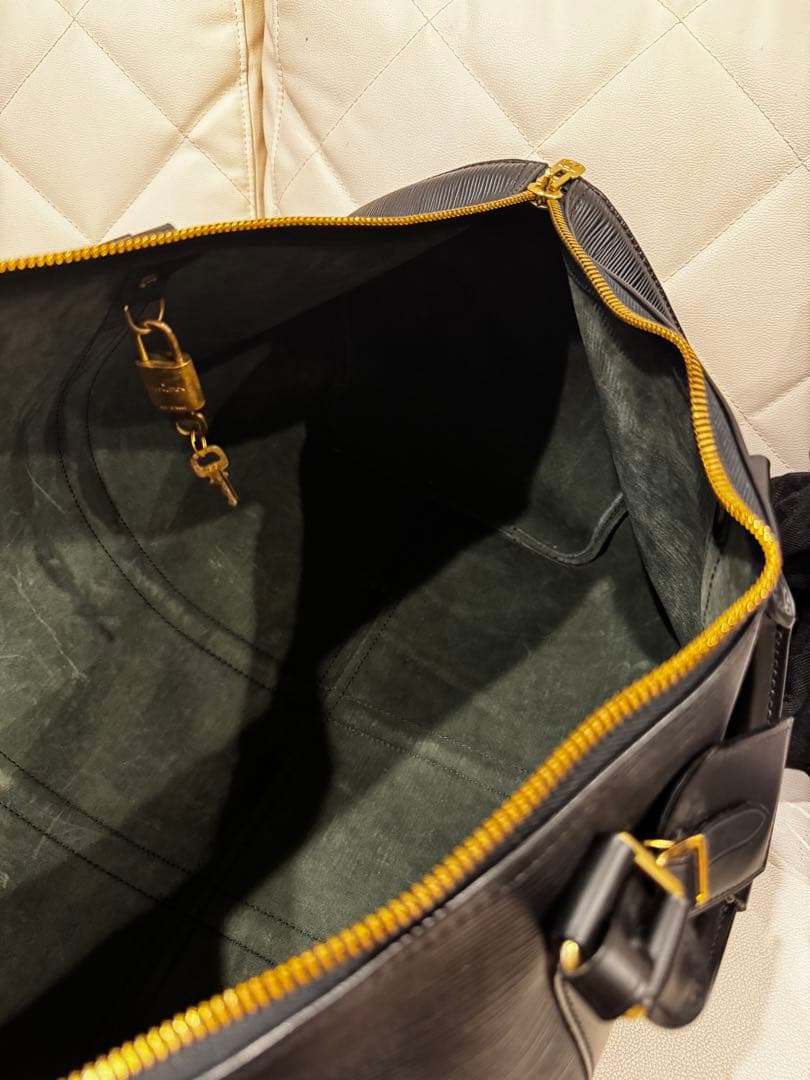 Louis Vuitton エピレザー ブラック キーポル50