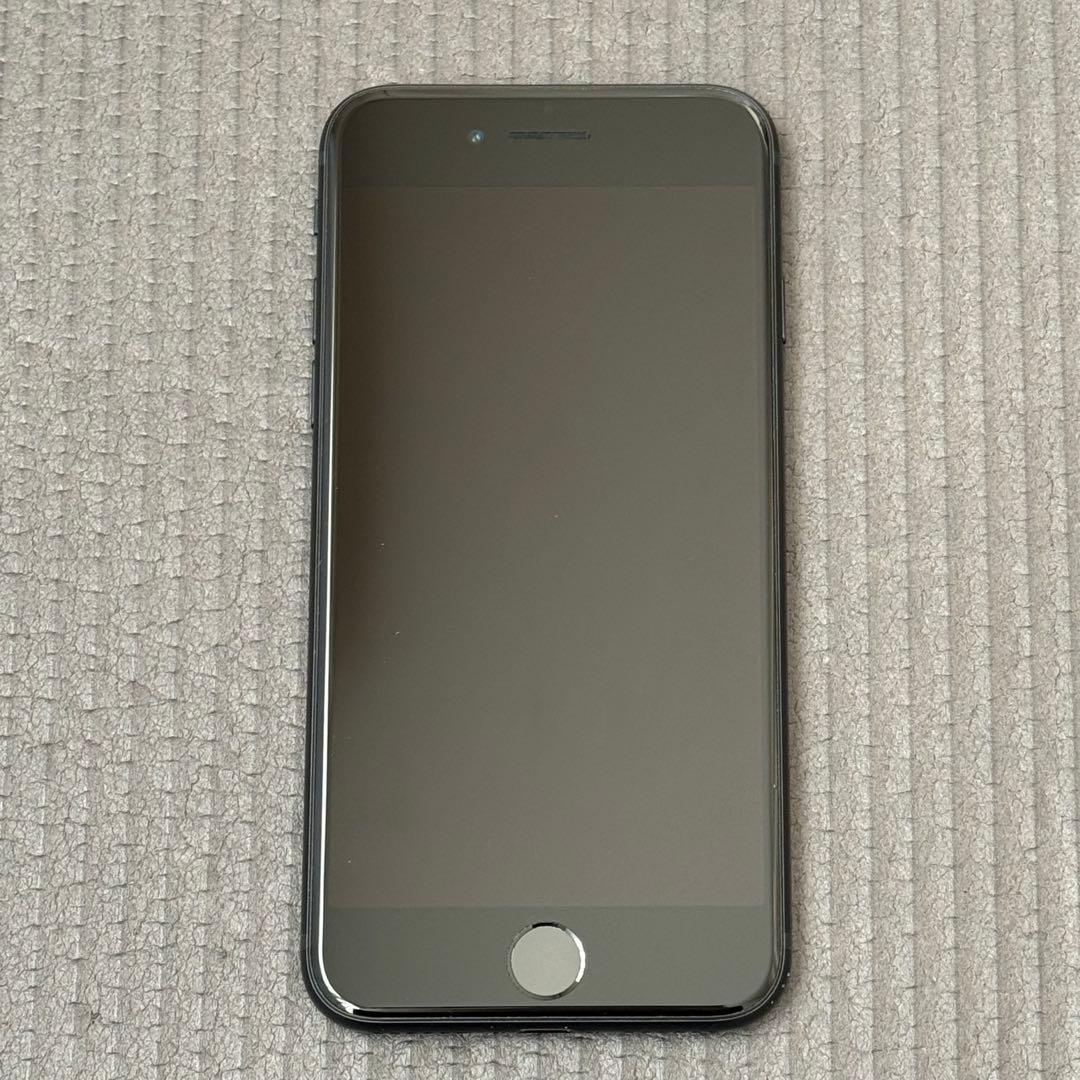 Apple iPhone SE 第三世代 ケース付き Anker充電器付き