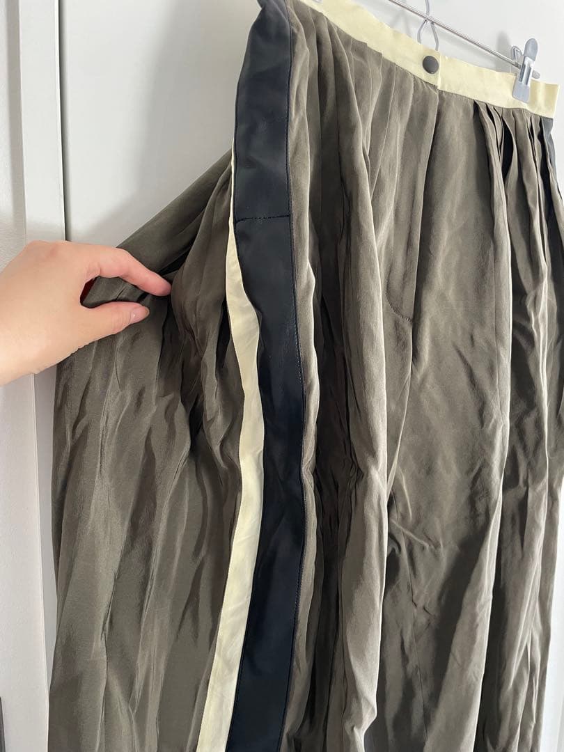 【akane utsunomiya 】 バルーンパンツ