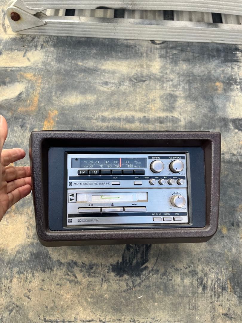 GX６１セダン オーディオボックス　当時ラジオカセット付き　旧車