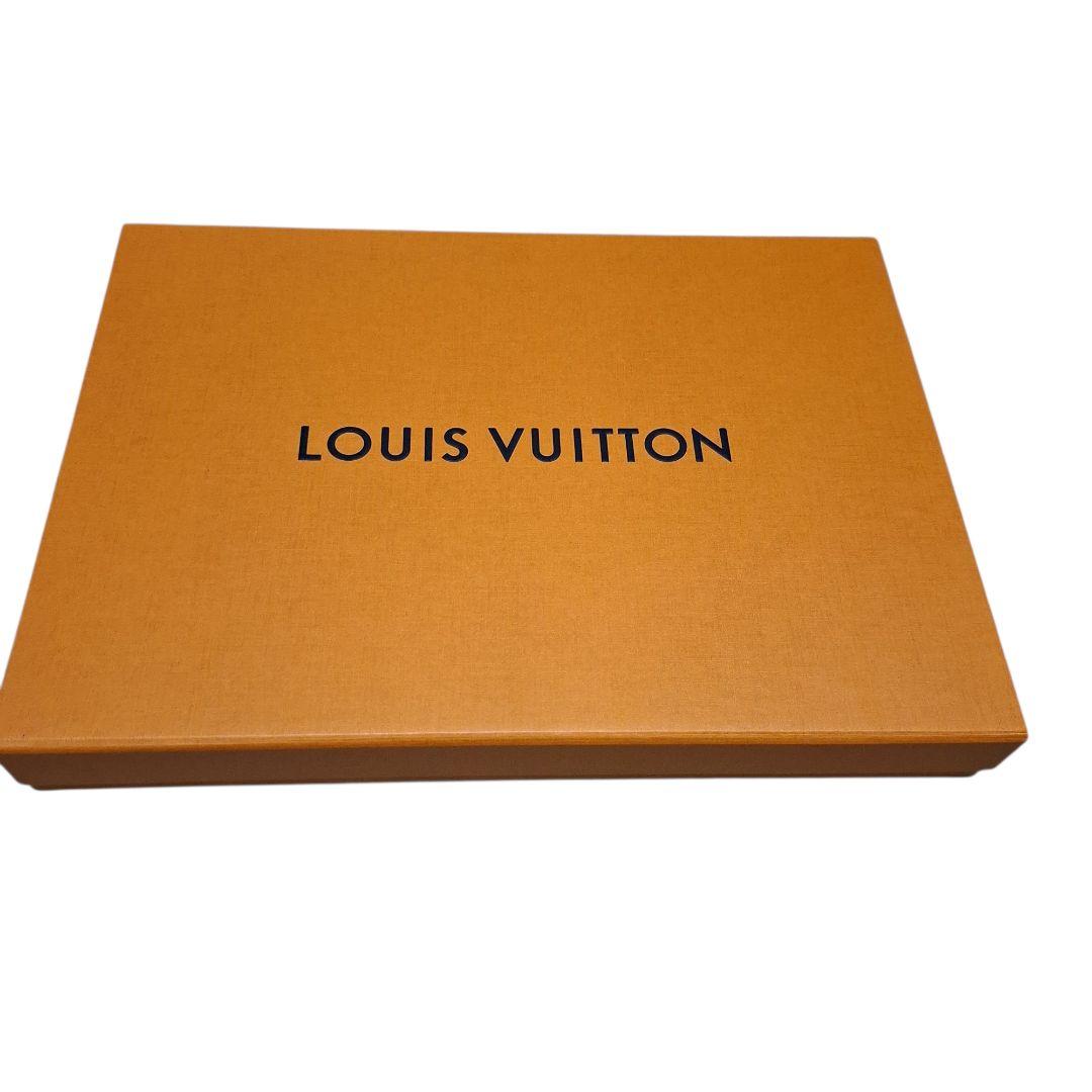 「超備品」　LOUIS VUITTON ブラック　モノグラムマフラー