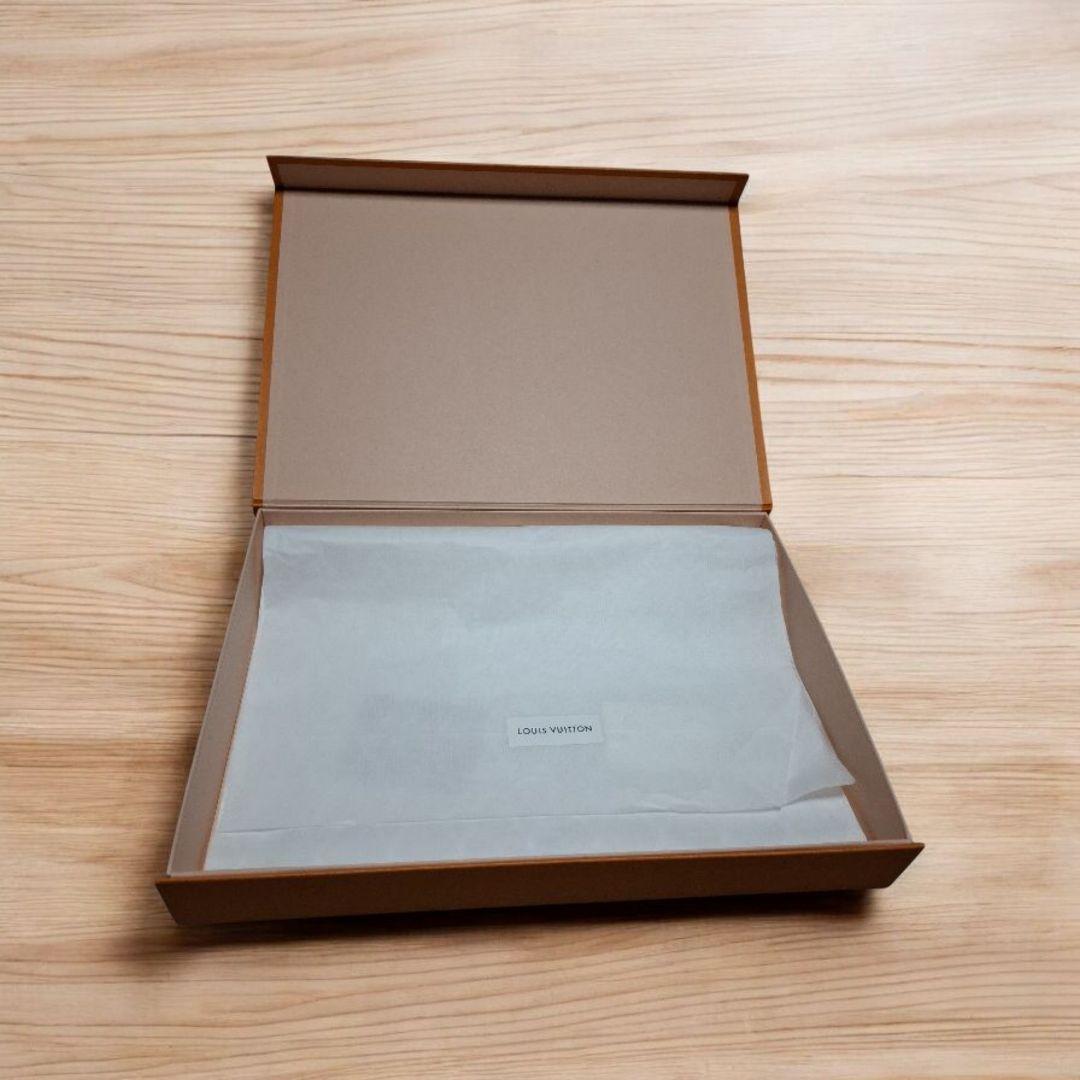 「超備品」　LOUIS VUITTON ブラック　モノグラムマフラー