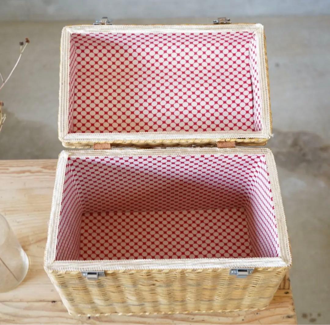 ヴィンテージ の籐あみのバスケット