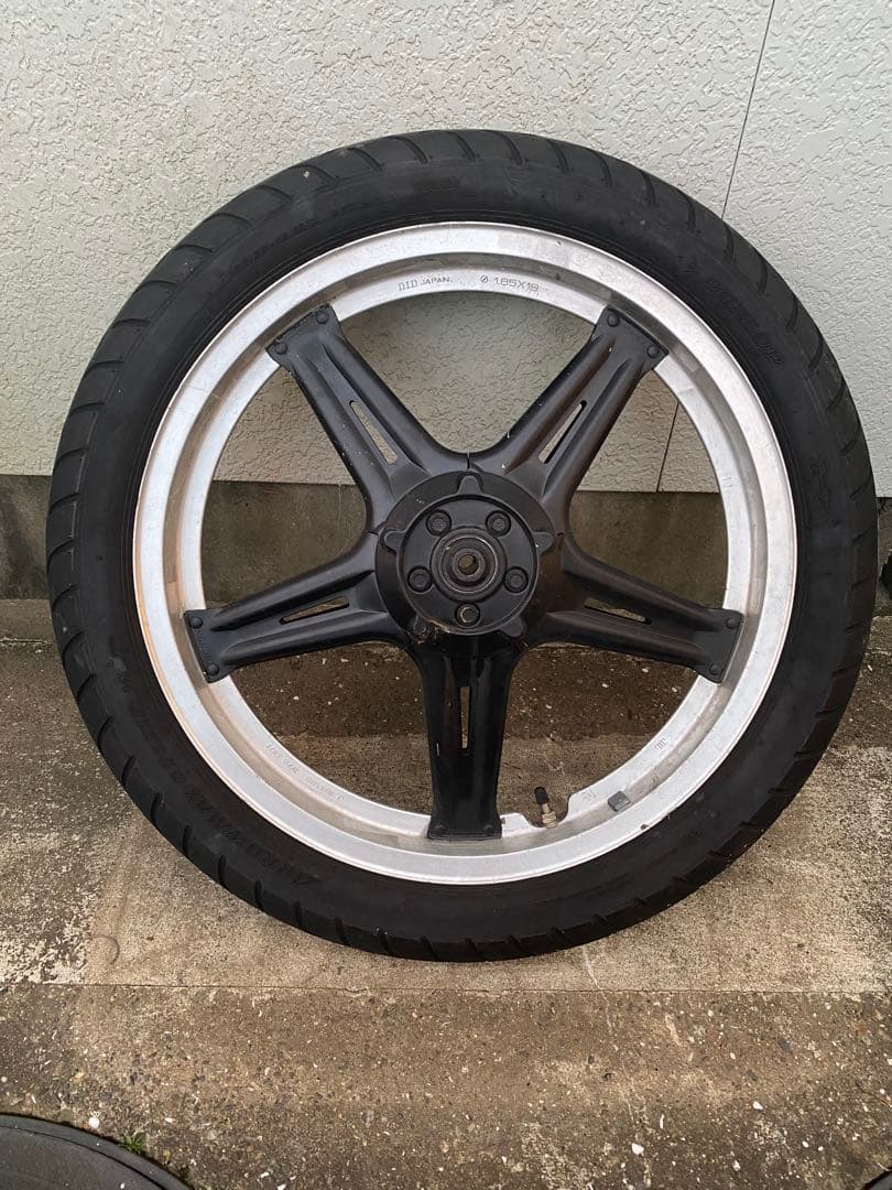 CB250T フロント19インチ　タイヤ付きホイール c
