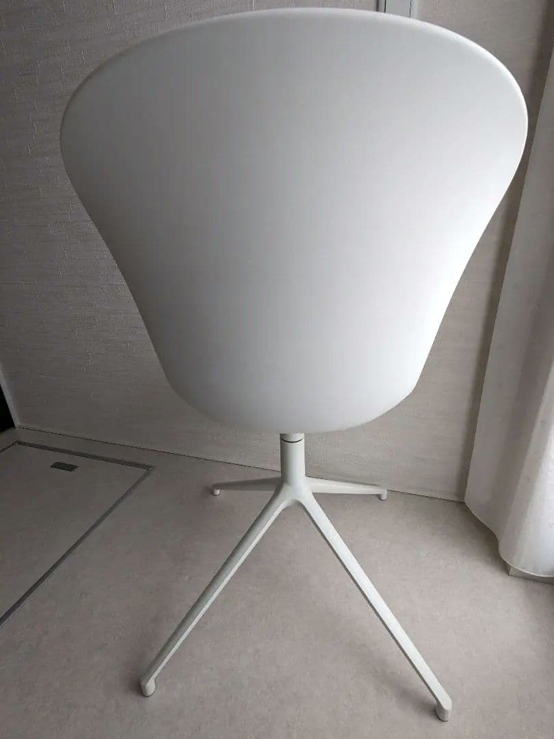 ① BoConcept ADELAIDE チェア