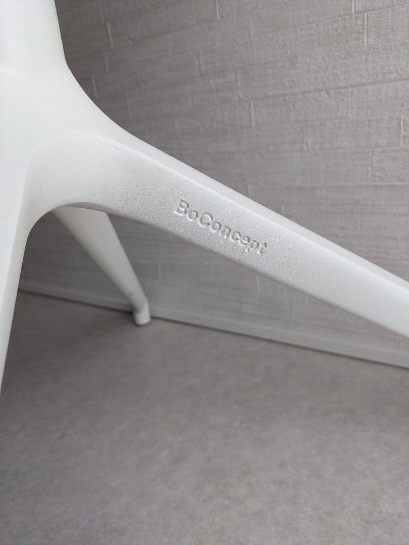 ① BoConcept ADELAIDE チェア