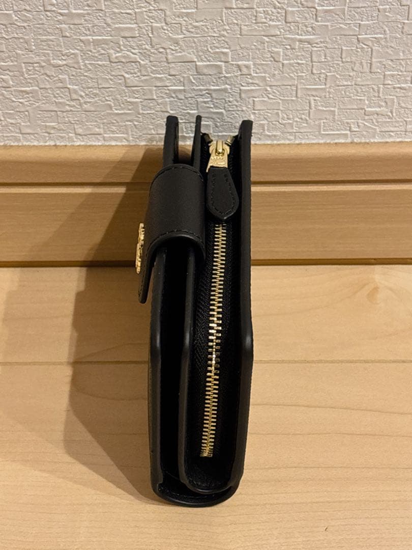 【人気商品】COACH ミディアムコーナージップウォレット・シグネチャー 茶色