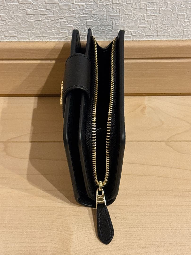 【人気商品】COACH ミディアムコーナージップウォレット・シグネチャー 茶色