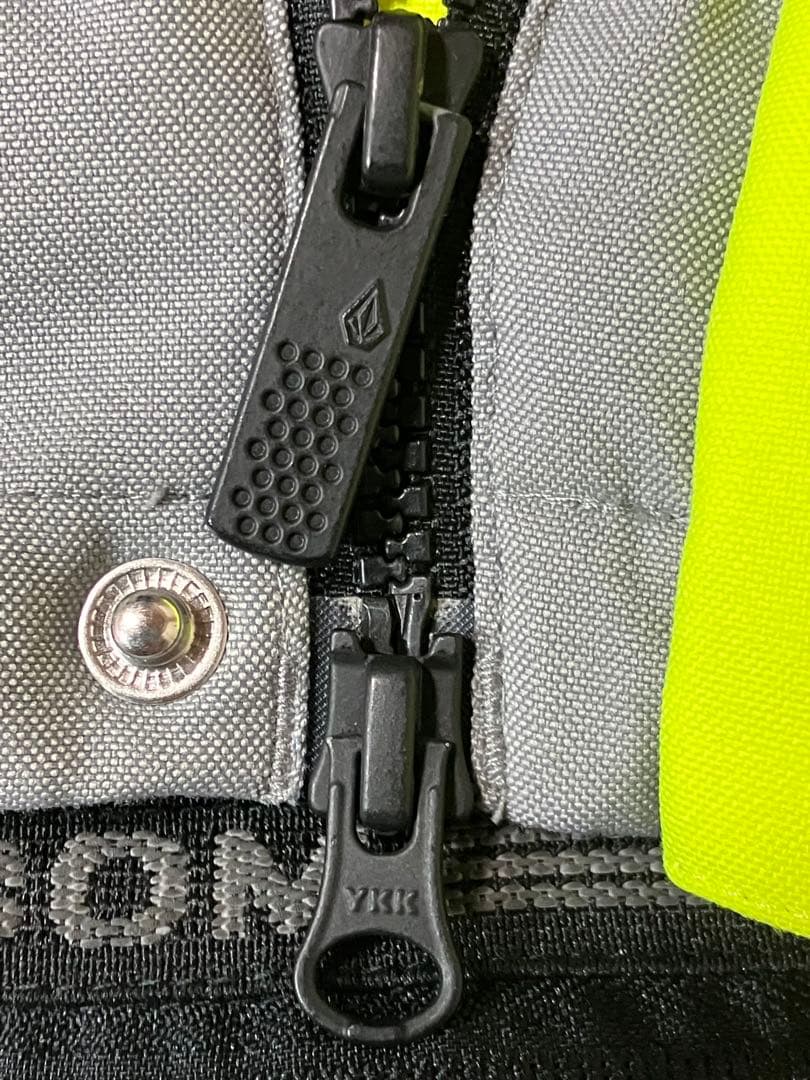 美品【価格交渉可】volcom ボルコム　スノーボード　スキー