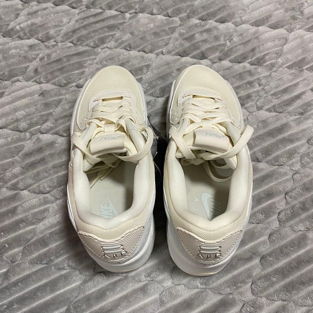 新品ナイキ ウィメンズ エアマックス90 LV8 24.0㎝