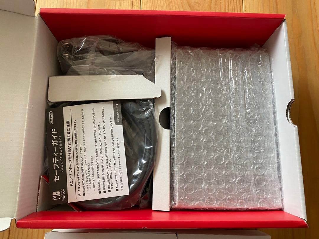 新品未使用★Nintendo Switch★ネオンブルー＆ネオンレッド