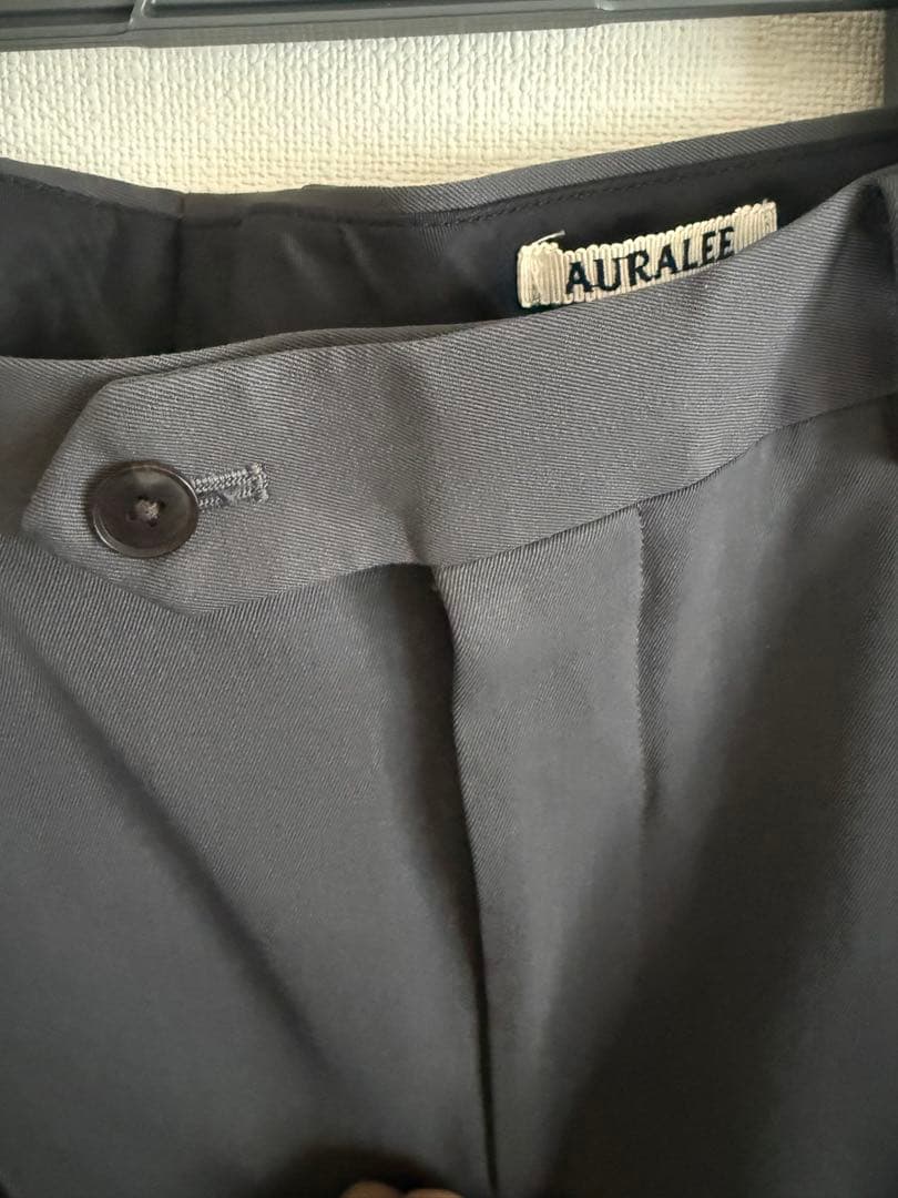 パンツ AURALEE wool gabardine two-tuck slacks