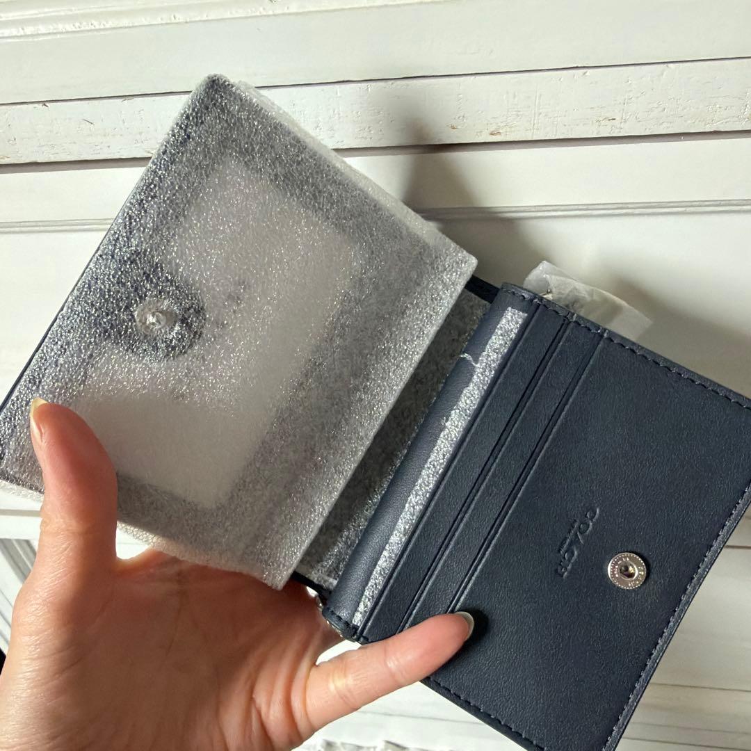 【新品未使用】COACH 二つ折り財布 ライトブルー