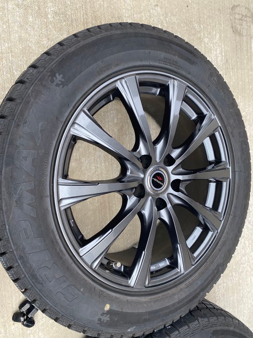 ニック　18インチ スタッドレスタイヤ(225/60R18)