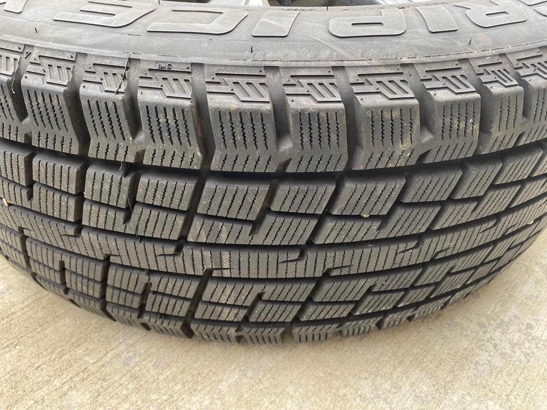 ニック　18インチ スタッドレスタイヤ(225/60R18)