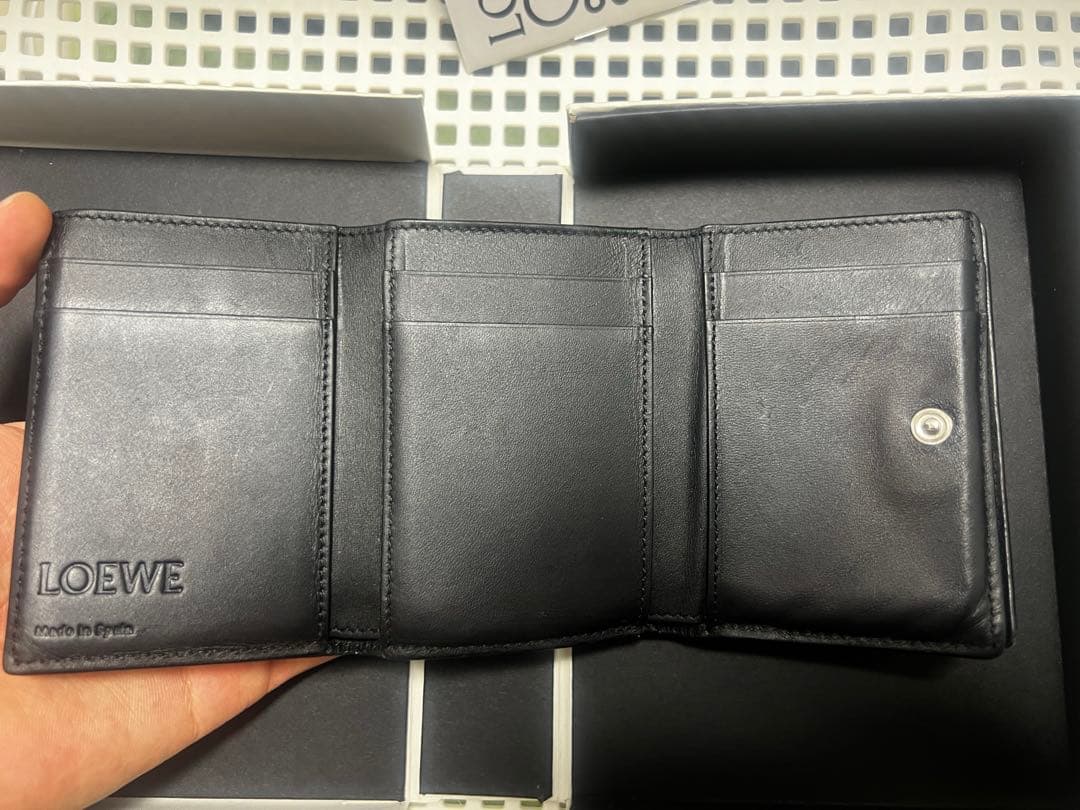 LOEWE トライフォールドウォレット