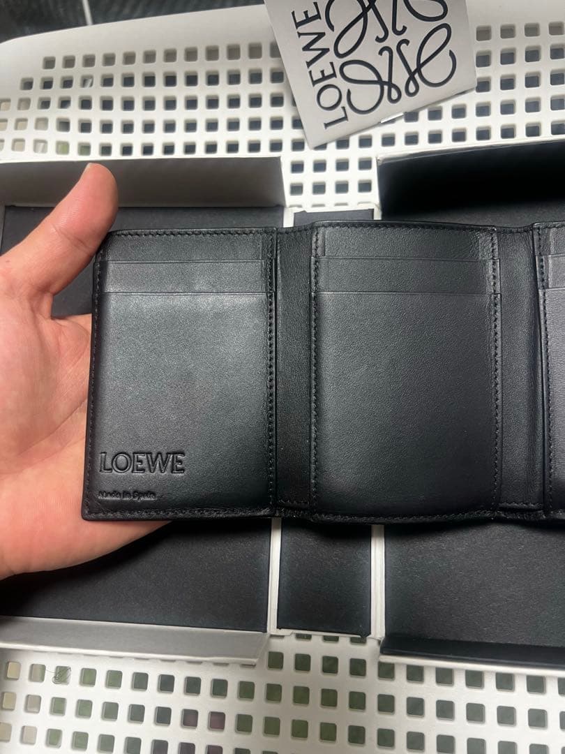 LOEWE トライフォールドウォレット