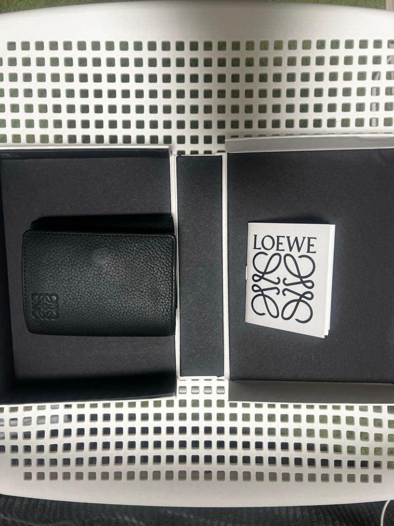 LOEWE トライフォールドウォレット