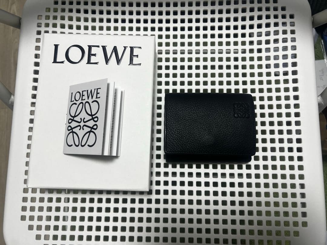 LOEWE トライフォールドウォレット