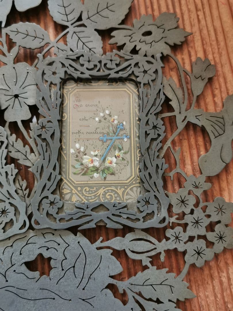 アンティーク ２枚ガラスフォトフレーム 花々の金属装飾 初聖体式&十字架カード