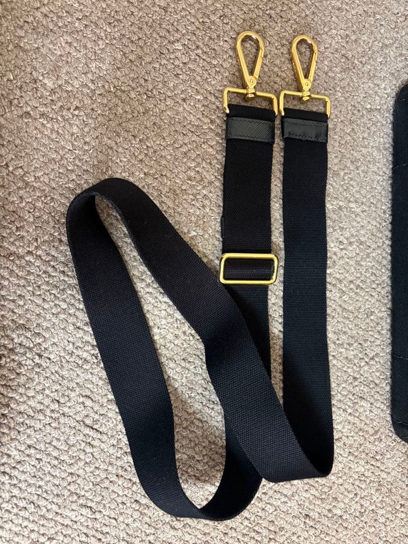 d*3様 PRADA 黒 トートバッグ 花柄内装