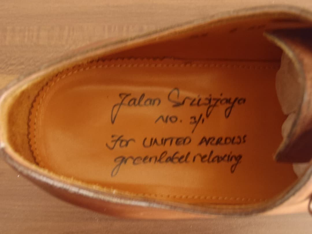 ジャラン スリワヤ ホールカット ブラウン 40 (25.5cm) Used