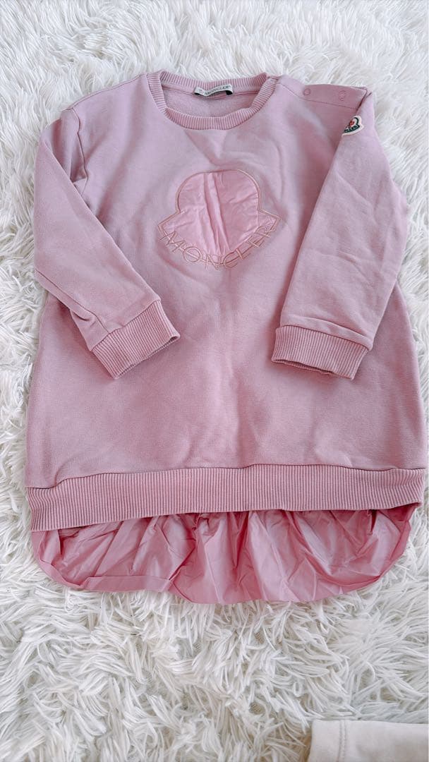 トレーナー　ワンピース　モンクレールキッズ