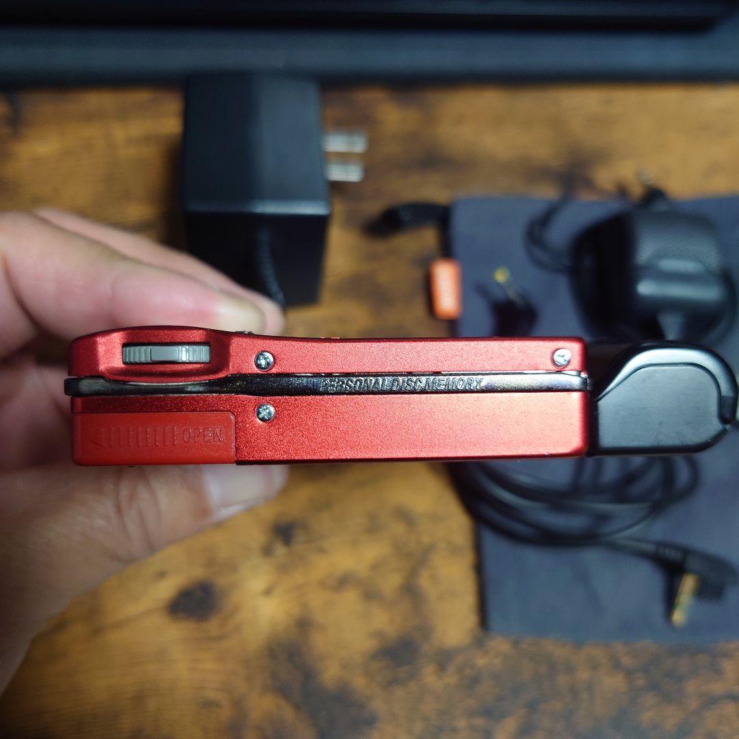 SONY MZ-900　ポータブルMDプレーヤー赤