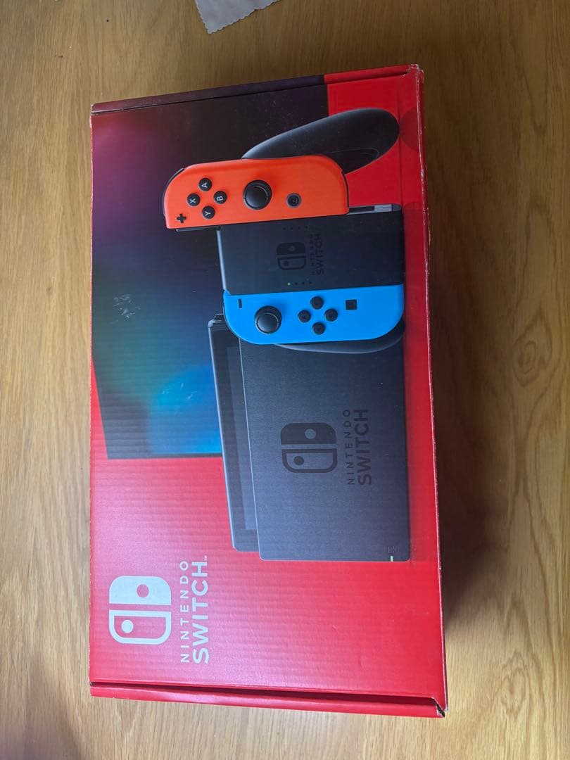 ニンテンドースイッチ　Nintendo switch ジョイコンドック付　本体