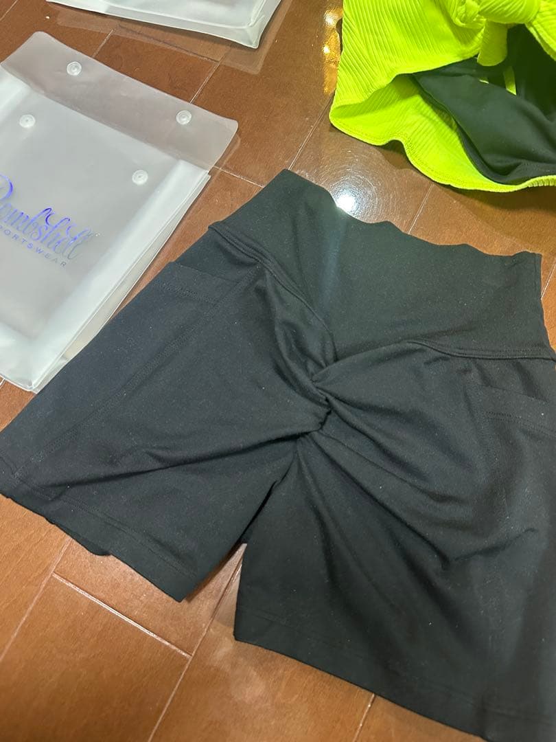 ボムシェル bombshell　sportswear