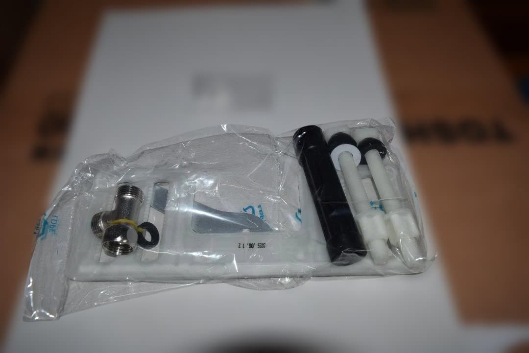 TOSHIBA SCS-T260 温水洗浄便座　初期不良修理品未使用