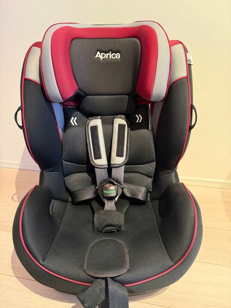 【2/18まで】アップリカ　フォームフィット　チャイルドシート　ISOFIX