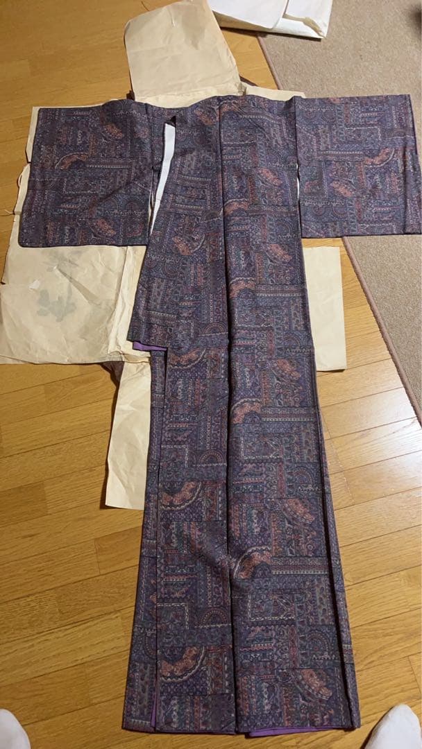 のどまど　茶振袖 花柄刺繍