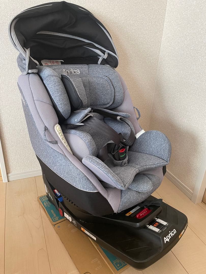 アップリカ クルリラ 回転式チャイルドシート