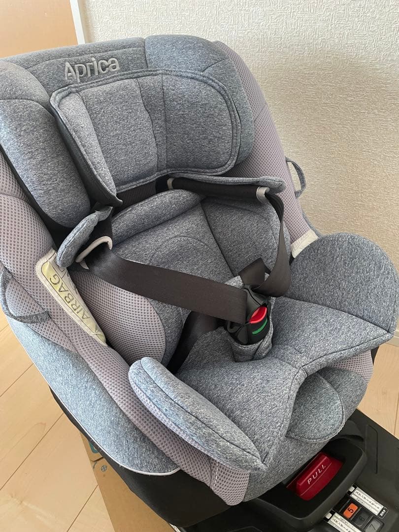 アップリカ クルリラ 回転式チャイルドシート