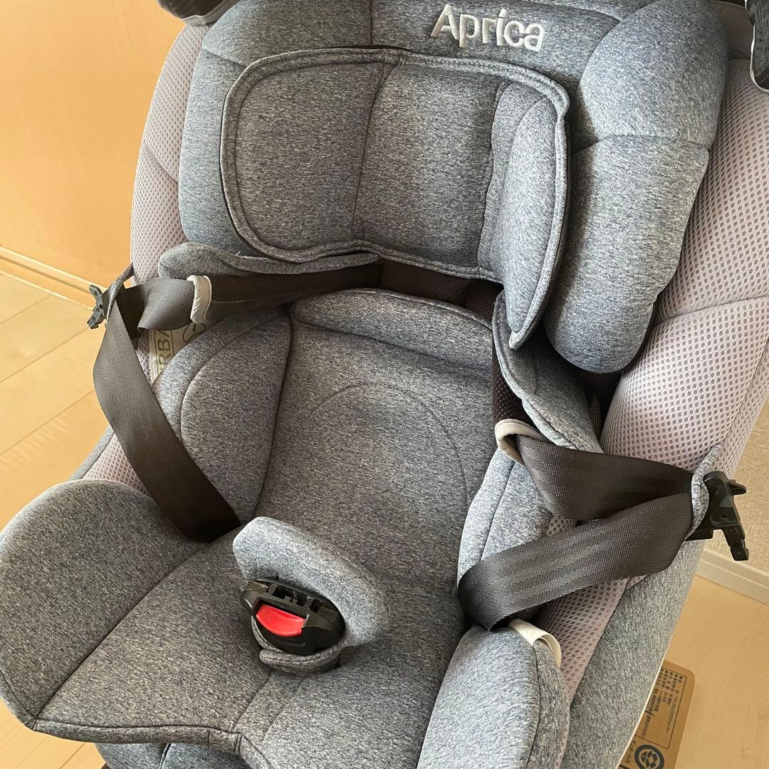 アップリカ クルリラ 回転式チャイルドシート